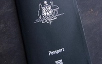 Úc thắt chặt khâu thi quốc tịch