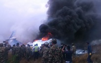 Máy bay chở 71 người rơi, bốc cháy ở phi trường Nepal