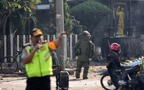 Một loạt nhà thờ bị đánh bom ở Indonesia