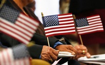 2.500 người đã nhập quốc tịch Mỹ đang bị xem xét lại