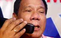 Ông Duterte muốn đổi điện thoại 'cùi' vì sợ CIA nghe lén