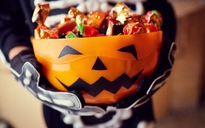 Bé trai 5 tuổi lên cơn co giật vì ăn kẹo Halloween chứa ma túy đá