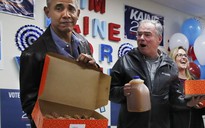Bầu cử giữa kỳ Mỹ: ông Obama mang bánh rán đãi tình nguyện viên