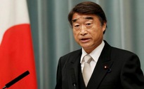 Bộ trưởng Nhật Bản bảo vệ việc phụ nữ đi giày cao gót