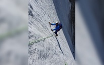 Chính khách Pháp bị bóc mẽ vì chỉnh sửa ảnh leo núi cho ‘ngầu’