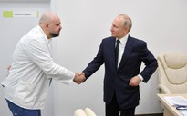 Tổng thống Putin làm việc từ xa sau khi tiếp xúc bác sĩ mắc Covid-19