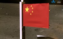 Trung Quốc cắm cờ trên mặt trăng