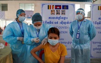 Phnom Penh phải hoãn tiêm phòng Covid-19 vì không đủ nhân lực y tế