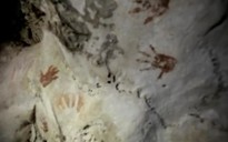 Những dấu bàn tay bí ẩn trong động thiêng của người Maya