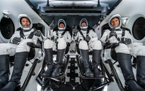 Phi hành đoàn dân sự quay về trái đất sau thời gian mắc kẹt trên ISS