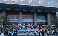 Trung Quốc bắt hàng trăm nghi can trong vụ bê bối ngân hàng khiến dân biểu tình
