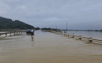 Hà Tĩnh: Chặn hai đầu Quốc lộ 1 vì mưa lũ chia cắt giao thông