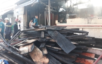 TP.HCM: Cháy cơ sở kinh doanh đồ gỗ khu chợ Cây Sộp sáng 10.7