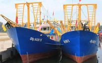 Bàn giao 2 tàu cá vỏ thép hiện đại cho ngư dân