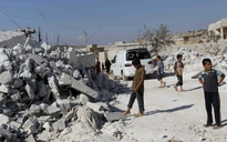 Mỹ không kích IS ở Syria: Bước một chân, thò một tay