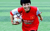 'Chị Chanh' chung thủy với bóng đá