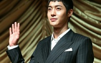 Bố mẹ Kim Hyun Joong thay con trai lên tiếng xin lỗi cháu nội