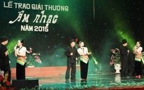 Giải thưởng âm nhạc... xếp kho