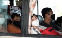 Quân khu 9 điều hàng chục xe đưa người từ Hàn Quốc về cách ly ở ĐBSCL
