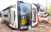 Tai nạn liên hoàn ở Phú Quốc: Đập kính cứu 31 người kẹt trong xe lật ngang