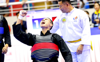 Băng bó một tay để thi đấu, Trần Đình Nam vẫn dễ dàng giành huy chương vàng