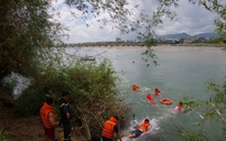 Tắm sông bị nước cuốn: 4 học sinh được cứu sống, 1 em chết đuối