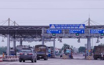 Một tài xế đòi có mức phí riêng khi qua trạm BOT Nam Bình Định