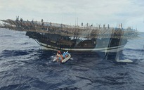 Cấp cứu một ngư dân bị liệt nửa người khi đang đánh bắt trên biển