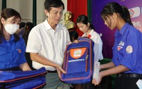 Trao học bổng cho con em dân tộc thiểu số và ngư dân tỉnh Bình Định