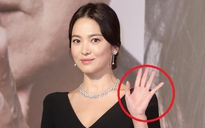 Song Hye Kyo không đeo nhẫn cưới, nắm tay Lưu Đức Hoa tại Kim Tượng 2019