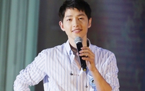 Song Joong Ki đón giao thừa ở nước ngoài