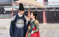 ‘Dưới bóng trung điện’ kết thúc đẹp, thế tử Moon Sang Min và vợ hạnh phúc