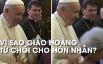 Gặp mặt Giáo hoàng Francis: nắm tay hay hôn nhẫn?