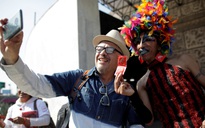Cách người Mexico mừng Lễ tình nhân: Phát miễn phí 100.000 bao cao su