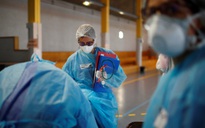 Các bệnh viện Pháp sắp căng hết sức, không còn chỗ giữa dịch Covid-19
