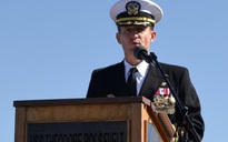 Hải quân Mỹ xem xét phục chức cho thuyền trưởng tàu sân bay kêu cứu vì dịch Covid-19