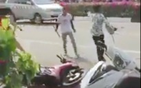 Một nghi phạm trộm xe máy dùng hung khí chống trả quyết liệt người dân truy bắt