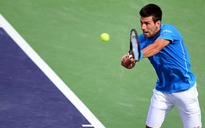 Djokovic chật vật vào tứ kết Miami Open