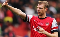 Mertesacker: 'Klopp nên tập trung vào Dortmund'