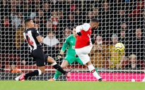 Bùng nổ trong hiệp 2, Arsenal thắng Newcastle 4-0 để vươn lên top 10