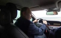 Xem Tổng thống Putin lái xe Mercedes qua cầu Crimea