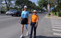 Nghị lực phi thường: Cô giáo trẻ mang chân giả chinh phục giải HCMC Marathon 2020