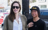 Angelina Jolie ăn mặc giản dị đưa con trai gốc Việt xuống phố mua sắm