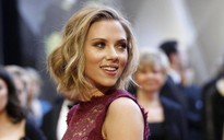 ‘Góa phụ đen’ Scarlett Johansson trở thành minh tinh được trả lương cao nhất năm