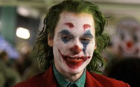 ‘Joker’ trỗi dậy, soán ngôi vương phòng vé Bắc Mỹ của 'Tiên hắc ám' 2