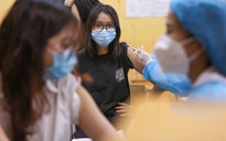 Được tiêm vắc xin Covid-19, học sinh Hà Nội 'đếm ngược' ngày trở lại trường