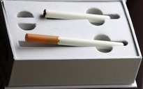 Hút thuốc lá điện tử ngày càng phổ biến trong học sinh Mỹ