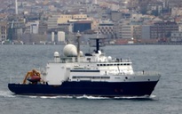 Tàu khảo sát hải quân Nga bốc cháy, 14 người chết