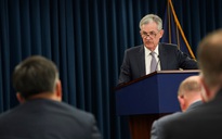 Cục Dự trữ liên bang Mỹ hạ thêm lãi suất cơ bản để kích thích kinh tế