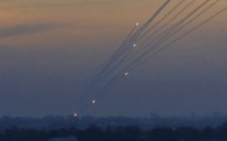 Israel hứng 10 rocket phóng từ Dải Gaza